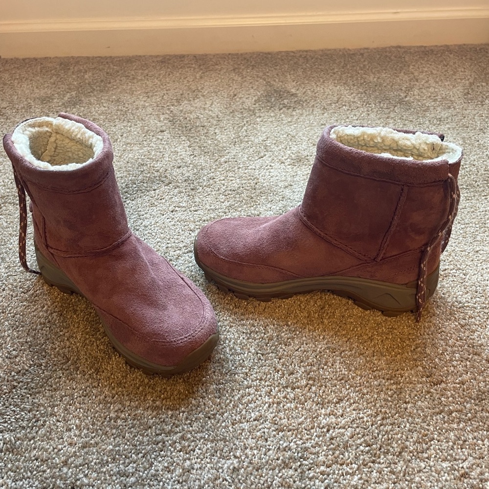 Merrell Women's Burgundy Winter Boots - Picture 5 of 10